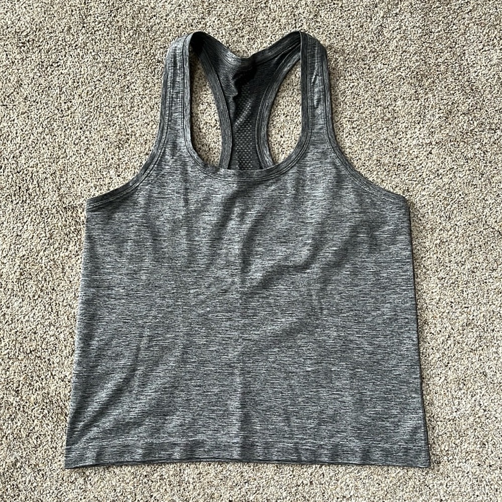 Lululemon Swiftly Tech Race Length Tank - size 8